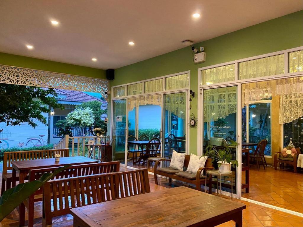 Ruen Maihom Riverside Cottage Kanchanaburi Exterior photo