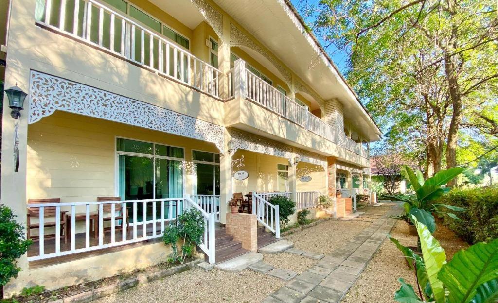 Ruen Maihom Riverside Cottage Kanchanaburi Exterior photo